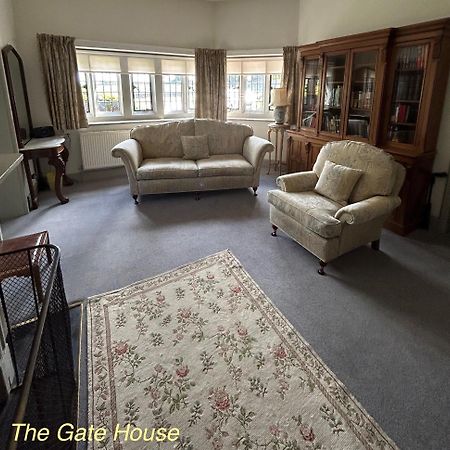 Thornton Manor - Holiday Cottages And Apartments Heswall Eksteriør bilde