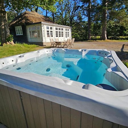 Thornton Manor - Holiday Cottages And Apartments Heswall Eksteriør bilde