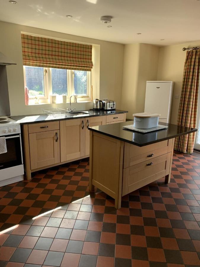 Thornton Manor - Holiday Cottages And Apartments Heswall Eksteriør bilde