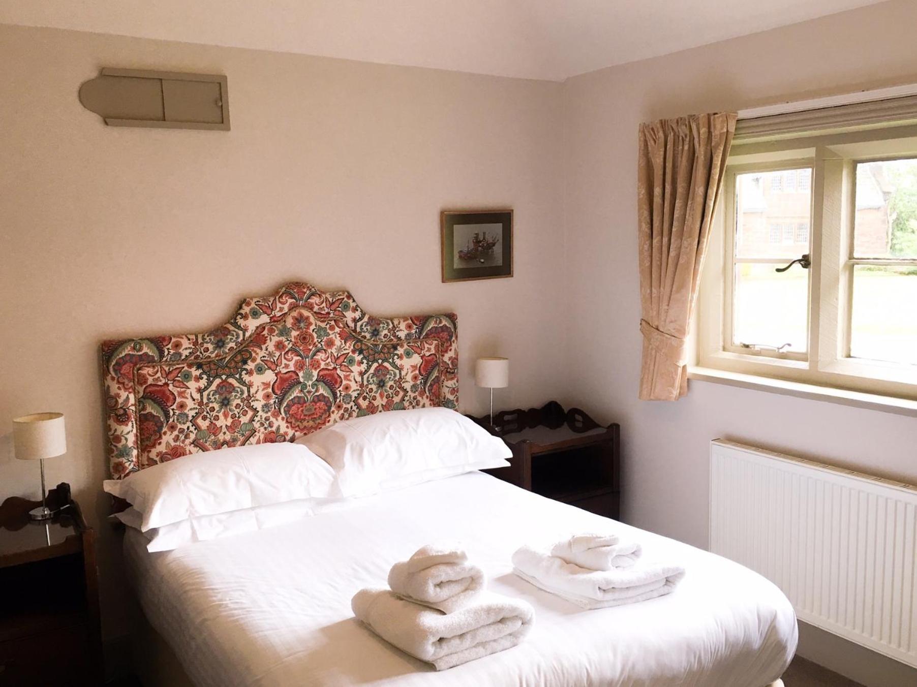 Thornton Manor - Holiday Cottages And Apartments Heswall Eksteriør bilde