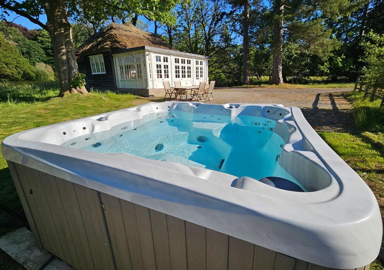 Thornton Manor - Holiday Cottages And Apartments Heswall Eksteriør bilde
